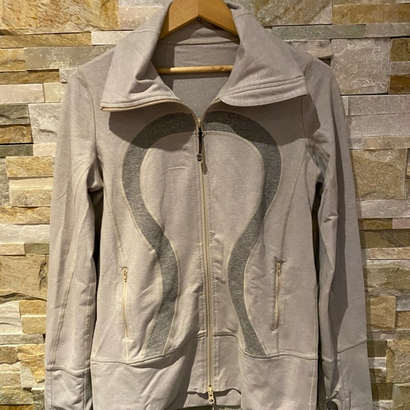 Lululemon zip up in beige/grey - size 8 - Picture 11 of 11